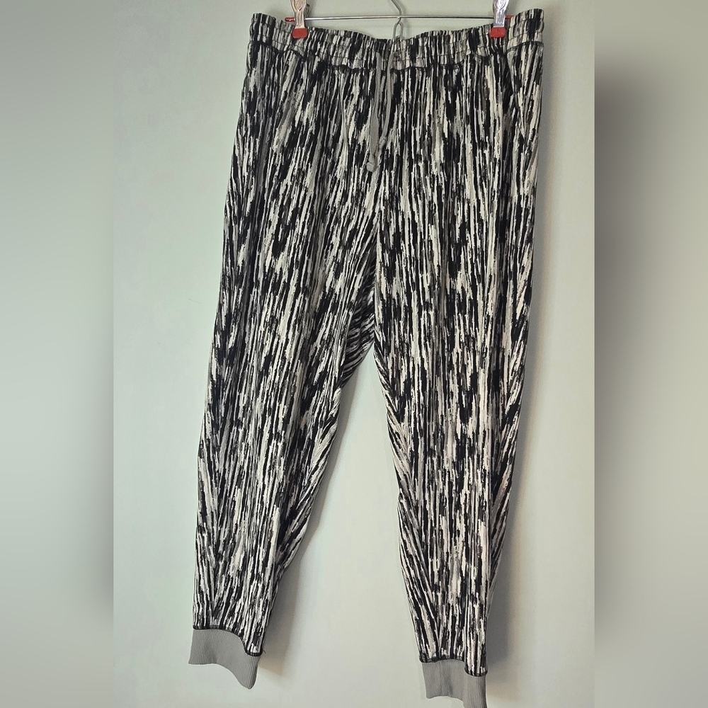 LuLaRoe Black and White Patterned Joggers
